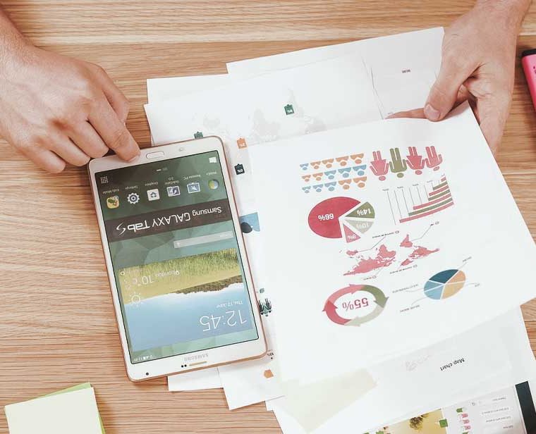 Pe lângă această aplicaţie Android, putem realiza şi aplicaţie iOS fără probleme, doar că acest sistem de operare este mai restrictiv şi te va pune la cheltuieli mai mari.
